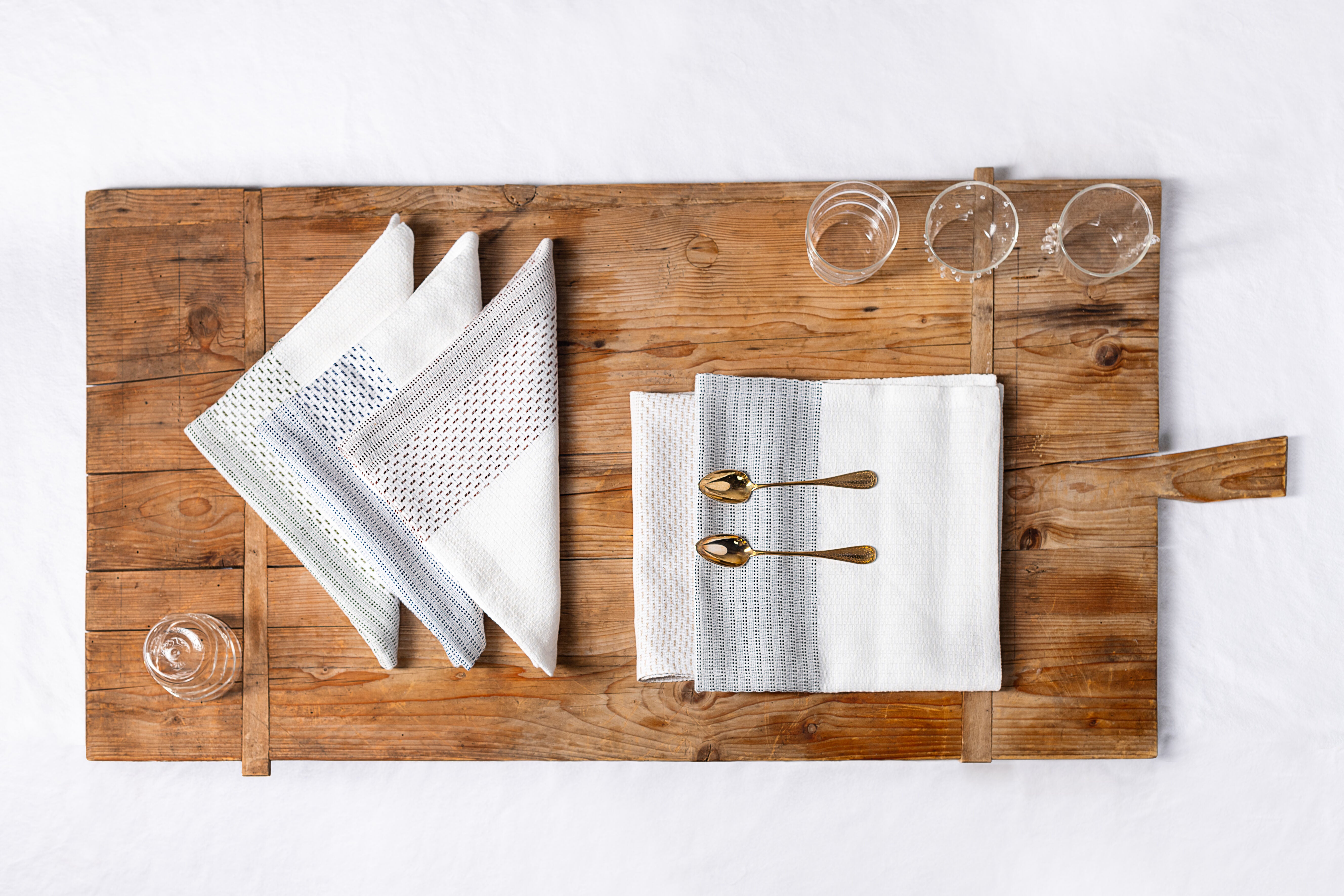 Saturnia Napkins Set